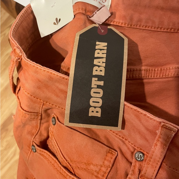 SHYANNE Boot Barn High Rise Flared Pink Jeans NWT - Picture 13 of 13